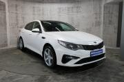 Белый Kia Optima 2.0 AT (245 л.с.) 2018 фото 2