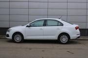 Белый Skoda Rapid 1.6 AT (110 л.с.) 2020 фото 3