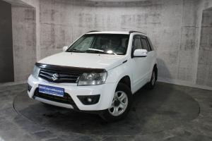 Белый Suzuki Grand Vitara 2.0 MT (140 л.с.) 4WD 2012