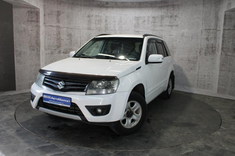 Белый Suzuki Grand Vitara 2.0 MT (140 л.с.) 4WD 2012