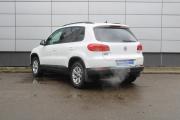 Белый Volkswagen Tiguan 2.0 AT (170 л.с.) 4WD 2012 фото 7