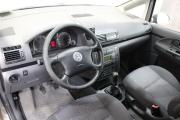 Серый Volkswagen Sharan 2.0d MT (140 л.с.) 2008 фото 8
