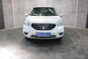 Белый Renault Koleos 2.5 CVT (171 л.с.) 4WD 2012 фото 1