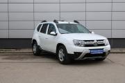 Белый Renault Duster 2.0 AT (143 л.с.) 4WD 2015 фото 2