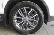 белый Geely Atlas Pro 1.5 AMT (177 л.с.) 4WD 2022 фото 11