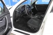 белый BMW 1 серии 116i 1.6 AT (115 л.с.) 2010 фото 11