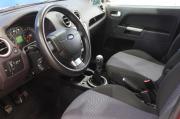 красный Ford Fusion 1.4 MT (80 л.с.) 2009 фото 15