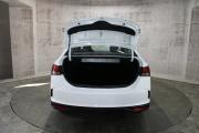 Белый Hyundai Solaris 1.6 AT (123 л.с.) 2021 фото 12