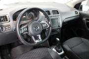 Белый Volkswagen Polo 1.6 AT (110 л.с.) 2018 фото 9