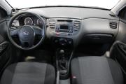 Синий Kia Rio 1.4 MT (97 л.с.) 2010 фото 8