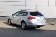 Серебряный Opel Astra 1.4 MT (140 л.с.) 2012 фото 7