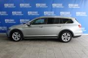 серебряный Volkswagen Passat Alltrack 2.0 AMT (220 л.с.) 4WD 2016 фото 6