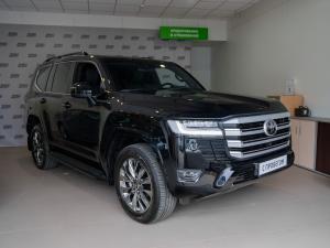 черный Toyota Land Cruiser 3.4d AT (299 л.с.) 4WD 2024