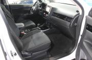 белый Mitsubishi Outlander 2.0 CVT (146 л.с.) 2021 фото 15