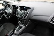 Синий Ford Focus 1.6 AMT (105 л.с.) 2012 фото 10