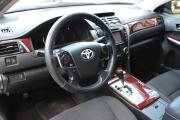 Серый Toyota Camry 2.0 AT (148 л.с.) 2013 фото 9