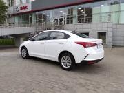 белый Hyundai Solaris 1.6 AT (123 л.с.) 2022 фото 2