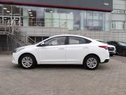 белый Hyundai Solaris 1.6 AT (123 л.с.) 2022 фото 1