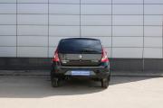 Черный Renault Sandero 1.4 MT (75 л.с.) 2011 фото 6