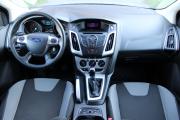 Черный Ford Focus 1.6 MT (125 л.с.) 2011 фото 8