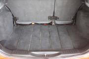 красный Ford Fusion 1.4 MT (80 л.с.) 2009 фото 10