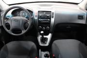 Черный Hyundai Tucson 2.0 MT (141 л.с.) 4WD 2008 фото 8