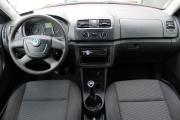 Серебряный Skoda Fabia 1.2 MT (70 л.с.) 2012 фото 8
