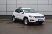 Белый Volkswagen Tiguan 2.0 AT (170 л.с.) 4WD 2012 фото 2