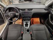 белый Skoda Octavia 1.2 MT (105 л.с.) 2013 фото 4