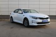 Белый Kia Optima 2.0 MT (150 л.с.) 2018 фото 2