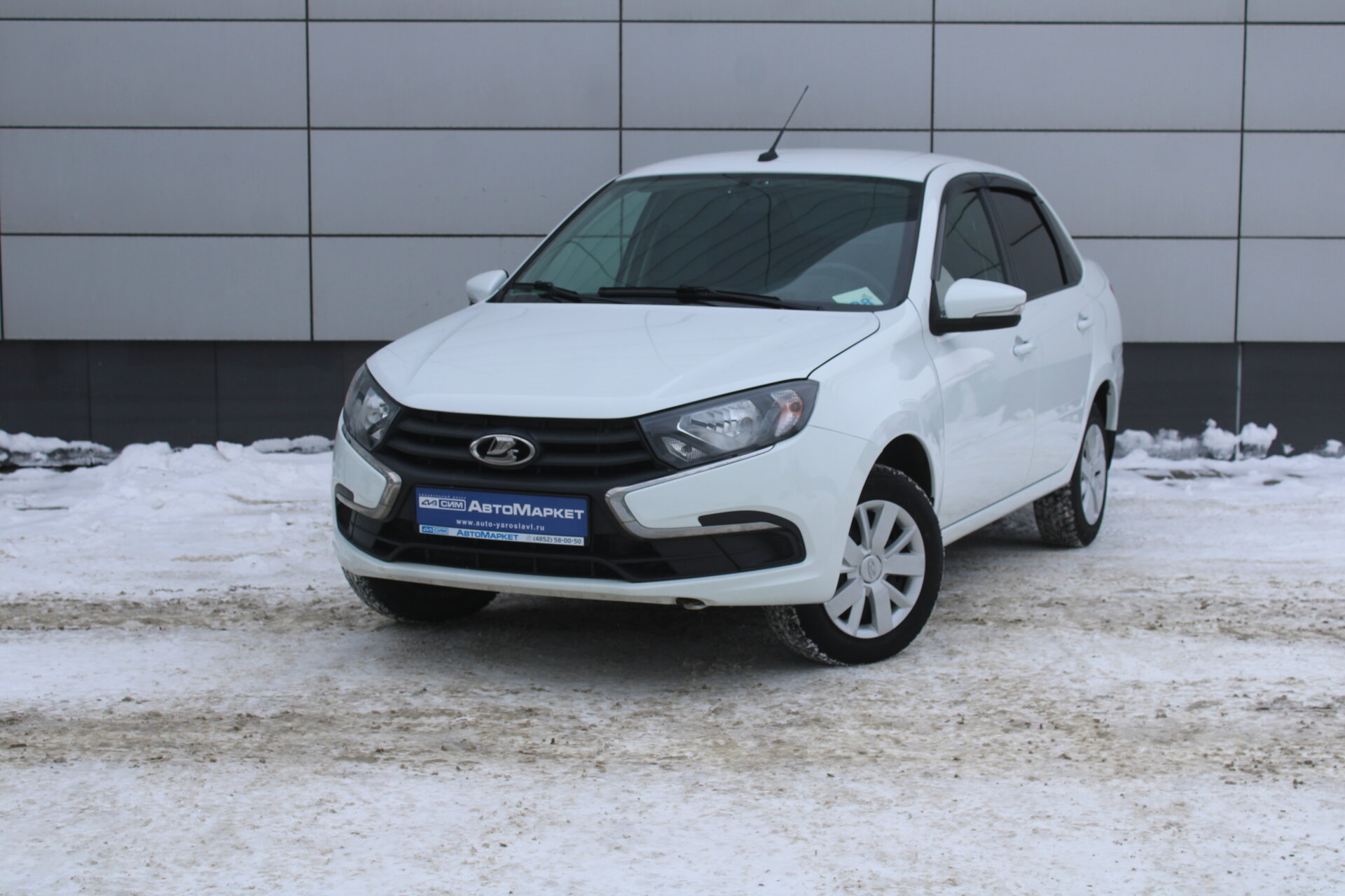 Белый Lada (ВАЗ) Granta 1.6 MT (90 л.с.) 2023