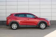 Красный Hyundai Tucson 2.0 AT (150 л.с.) 4WD 2018 фото 3