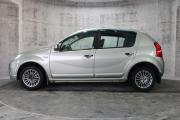 Бежевый Renault Sandero 1.6 MT (103 л.с.) 2010 фото 3