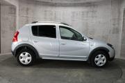 Серебряный Renault Sandero Stepway 1.6 MT (84 л.с.) 2014 фото 3