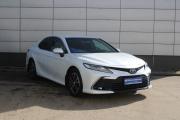 Белый Toyota Camry 2.5 AT (200 л.с.) 2021 фото 2