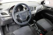 Белый Hyundai Solaris 1.6 AT (123 л.с.) 2021 фото 9