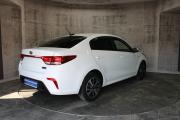 Белый Kia Rio 1.6 AT (123 л.с.) 2019 фото 5