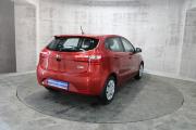Красный Kia Rio 6-speed 1.6 MT (123 л.с.) 2014 фото 5