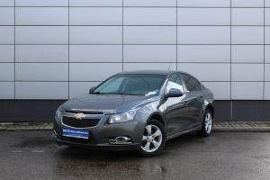 Серый Chevrolet Cruze 1.8 MT (141 л.с.) 2012