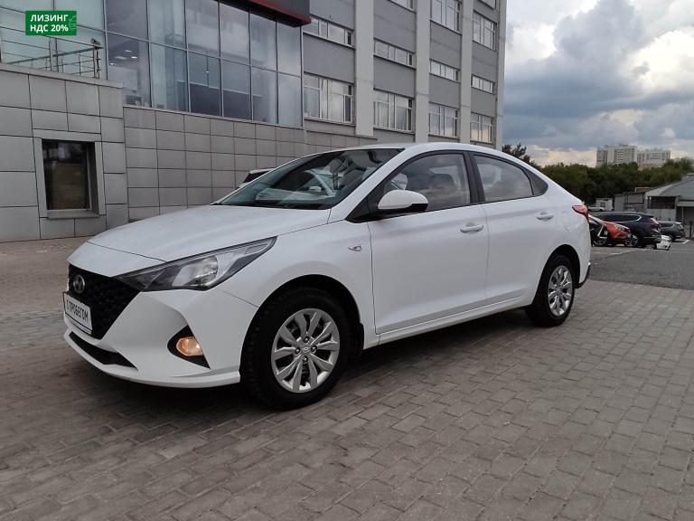 белый Hyundai Solaris 1.6 AT (123 л.с.) 2022