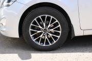 Серебряный Hyundai Solaris 1.4 MT (107 л.с.) 2016 фото 13
