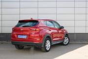 Красный Hyundai Tucson 2.0 AT (150 л.с.) 4WD 2018 фото 5