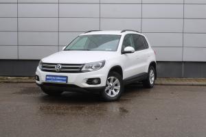 Белый Volkswagen Tiguan 2.0 AT (170 л.с.) 4WD 2012