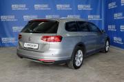 серебряный Volkswagen Passat Alltrack 2.0 AMT (220 л.с.) 4WD 2016 фото 3