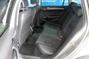 серебряный Volkswagen Passat Alltrack 2.0 AMT (220 л.с.) 4WD 2016 фото 13