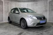 Бежевый Renault Sandero 1.6 MT (103 л.с.) 2010 фото 2