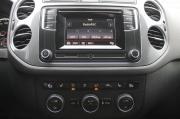 серебряный Volkswagen Tiguan 1.4 MT (150 л.с.) 4WD 2016 фото 19