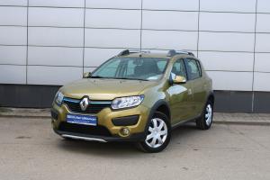 Зеленый Renault Sandero Stepway 1.6 MT (82 л.с.) 2015