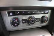 серебряный Volkswagen Passat Alltrack 2.0 AMT (220 л.с.) 4WD 2016 фото 19