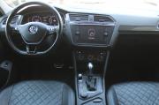 черный Volkswagen Tiguan 2.0 AMT (180 л.с.) 4WD 2019 фото 20
